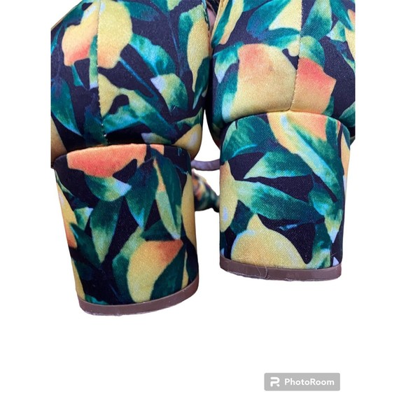 Betsey Johnson Lemon Printed Block Heals Sz.6.5 - Picture 3 of 8